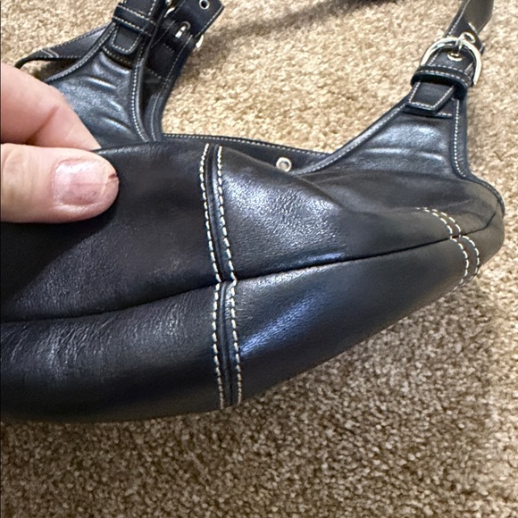 Coach Elegant Black Leather Shoulder Bag - Picture 5 of 13